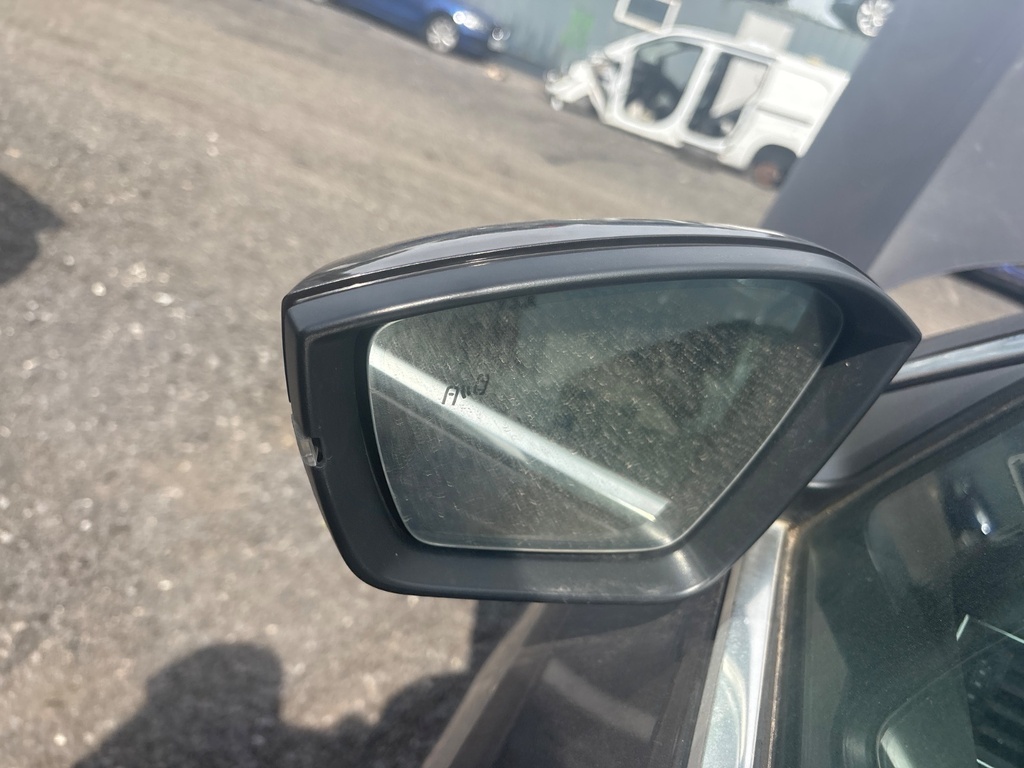 [EPE-112412] Retrovisor izquierdo Skoda Superb 2016