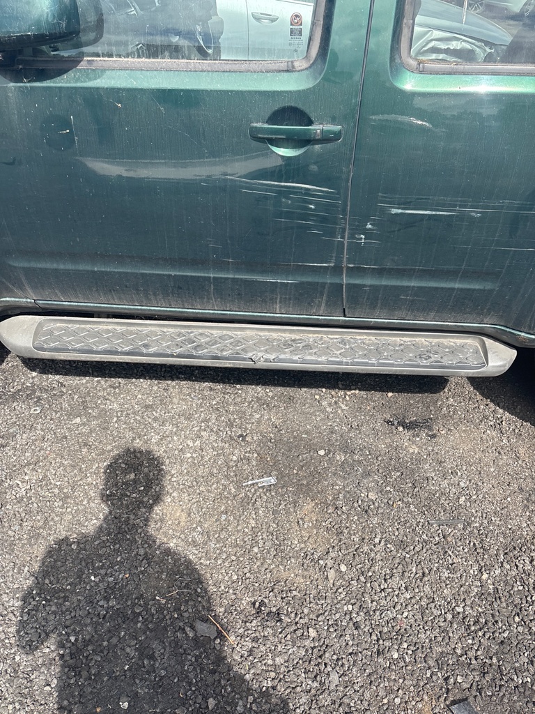 [EPE-117503] Faldón lateral izquierdo Nissan Pathfinder III R51