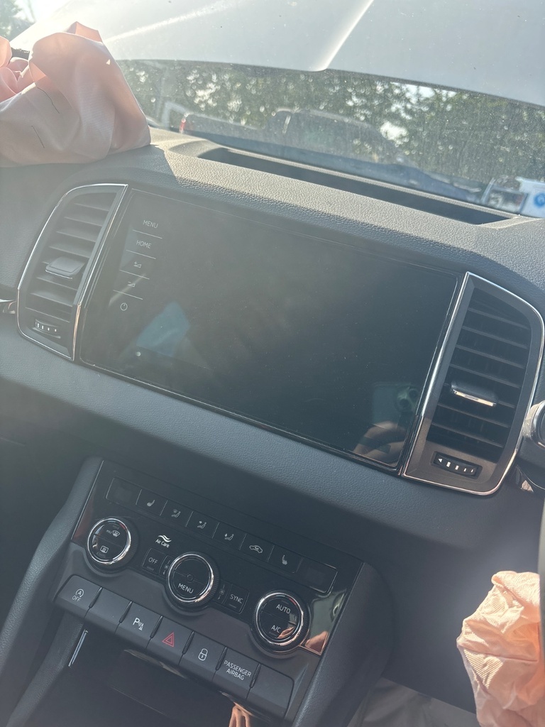 [EPE-117730] Pantalla multifunción Skoda Karoq NU7