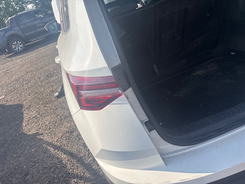 [EPE-117753] Piloto trasero izquierdo Skoda Karoq NU7