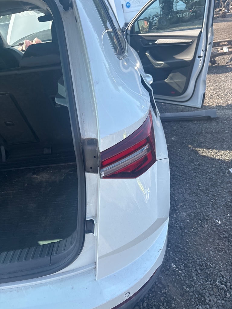 [EPE-117754] Piloto trasero derecho Skoda Karoq NU7