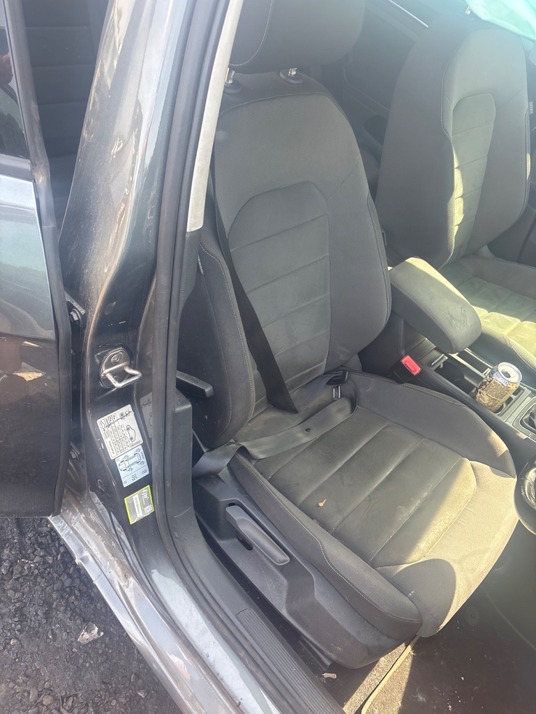 [EPE-120644] Asiento delantero derecho VW Golf 2019