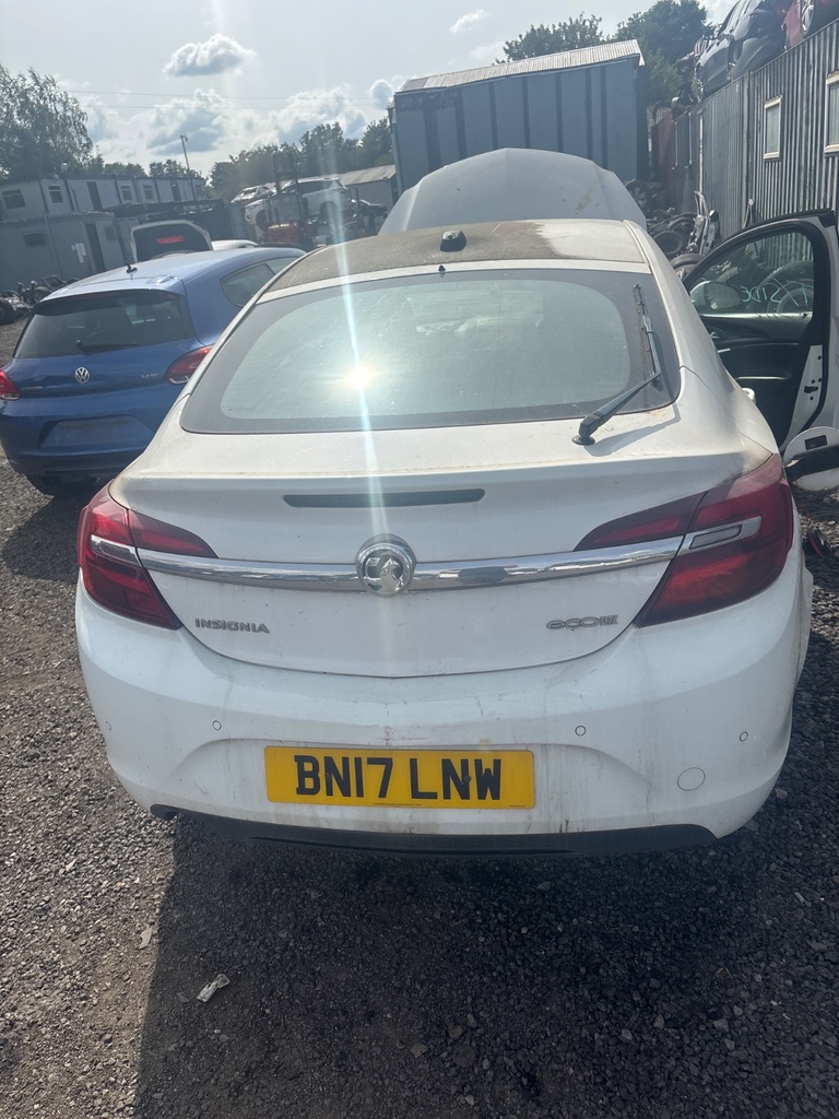 [EPE-121784] Portón trasero Opel Insignia (2011-2017)