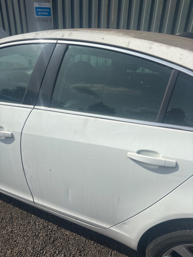 [EPE-121795] Puerta trasera izquierda Opel Insignia