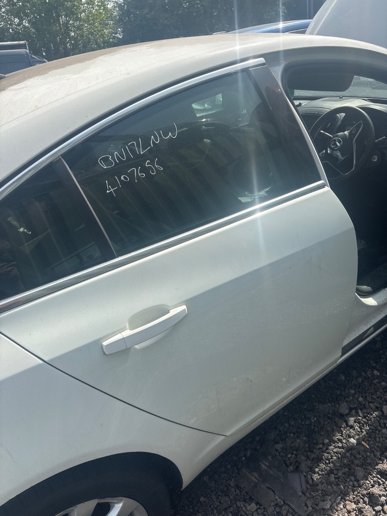 [EPE-121814] Puerta trasera derecha Opel Insignia