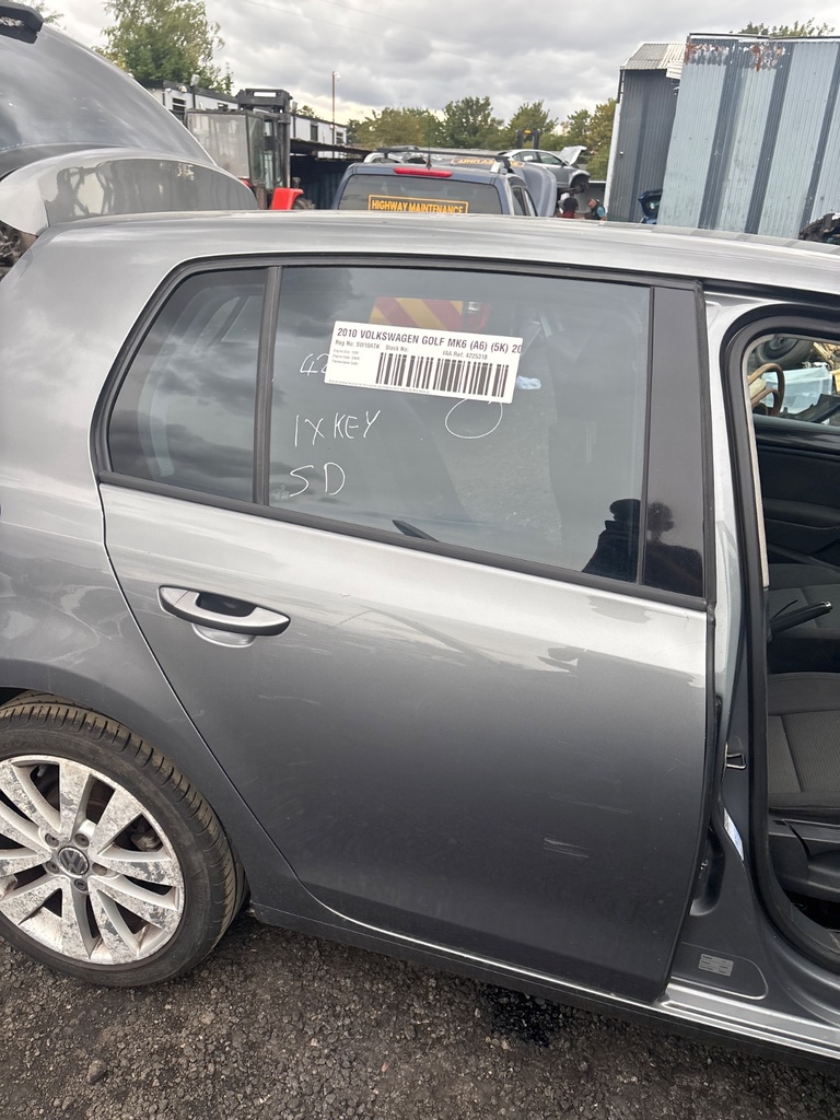 [EPE-122614] Puerta trasera derecha VW Golf VI 5K1