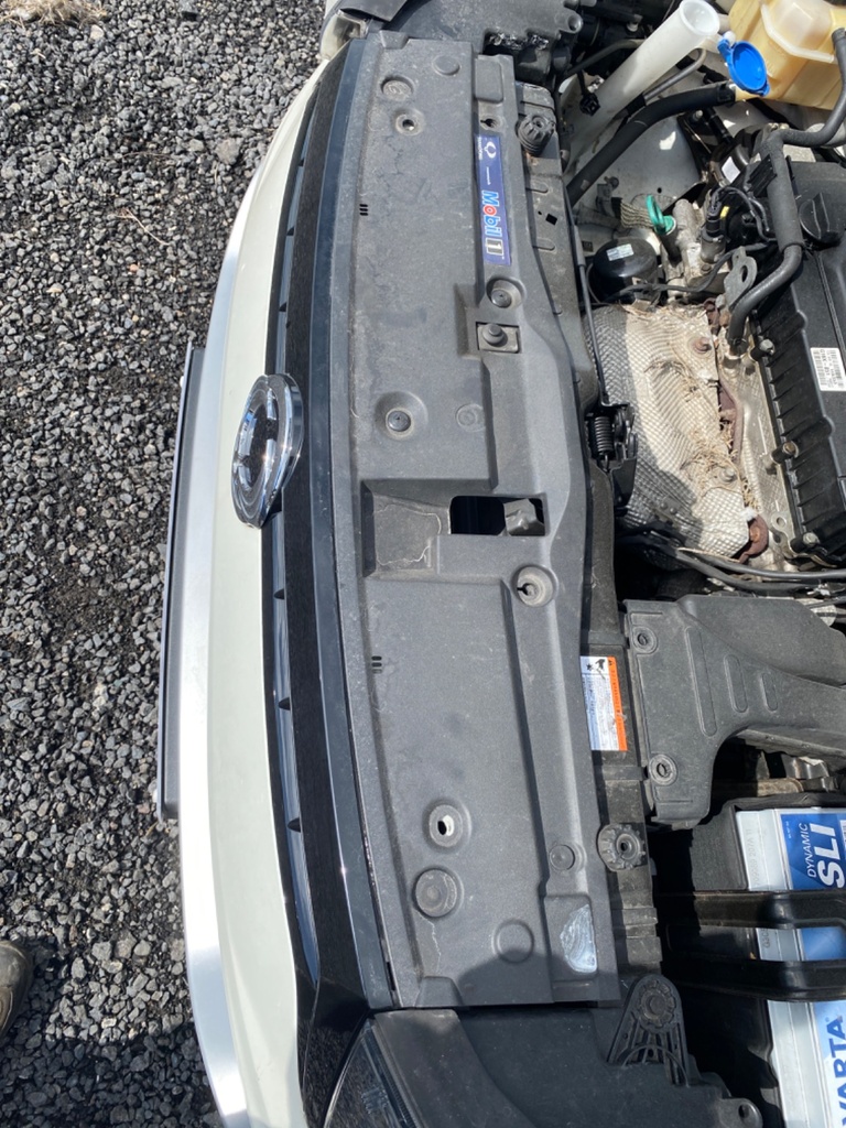 [EPE-103802] Panel de apoyo del capó SsangYong Tivoli