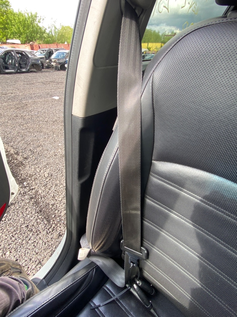 [EPE-103844] Pretensor de cinturón delantero derecho SsangYong Tivoli