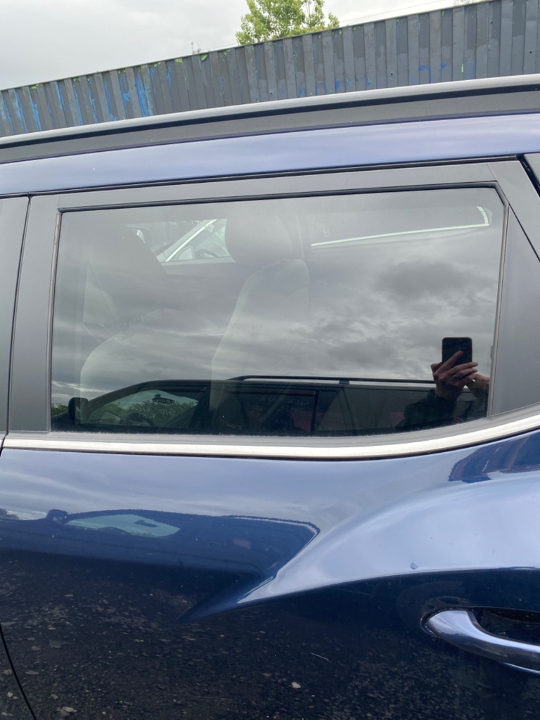 [EPE-104010] Cristal de puerta trasero izquierdo Ssangyong Tivoli