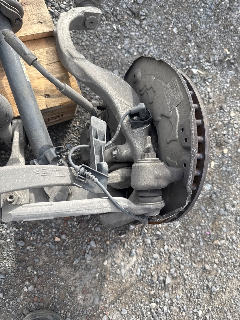 [EPE-104152] Buje de rueda delantero izquierdo Mercedes-Benz E-Class W213