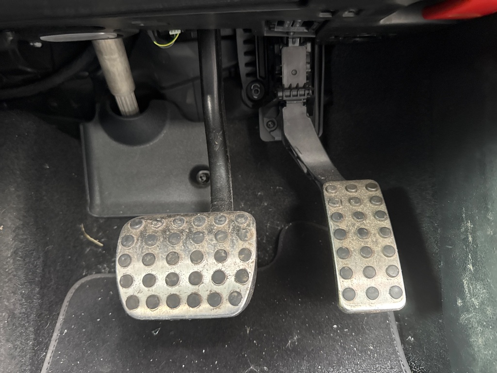 [EPE-104810] Conjunto de pedales Mercedes-Benz Clase A W177