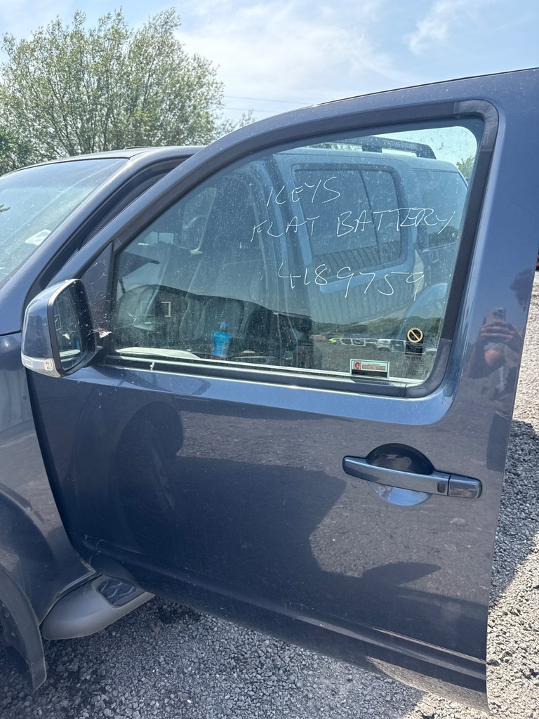 [EPE-105564] Puerta delantera izquierda NISSAN PATHFINDER III