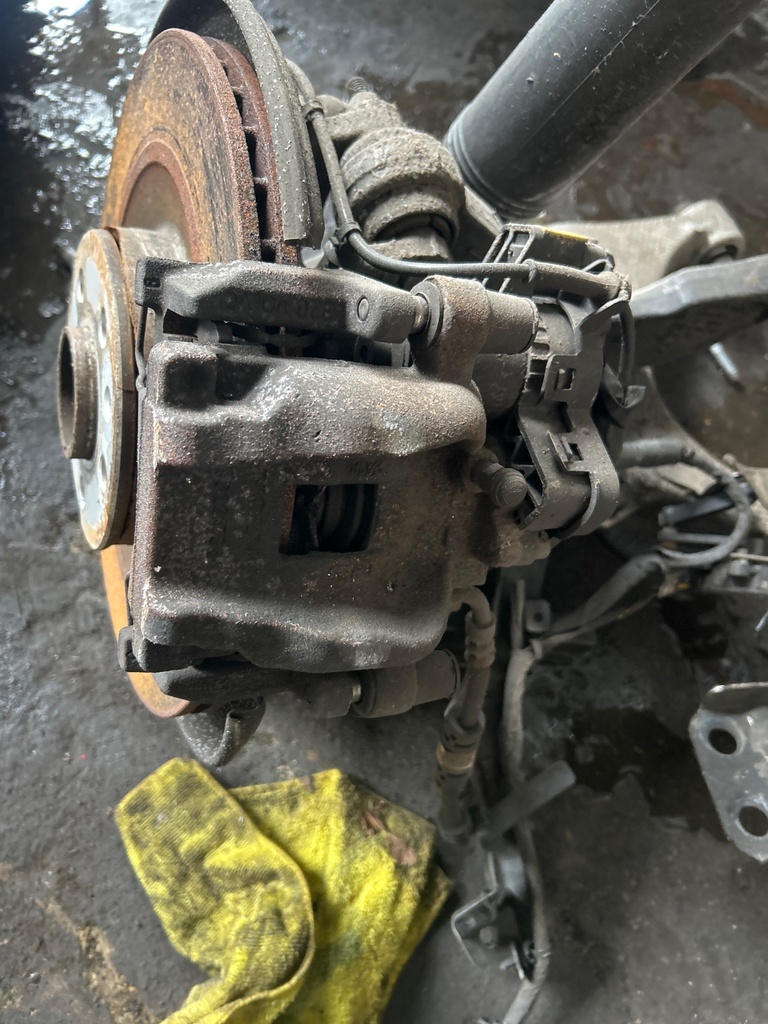 [EPE-105665] Pinza de freno trasera derecha Volvo V60