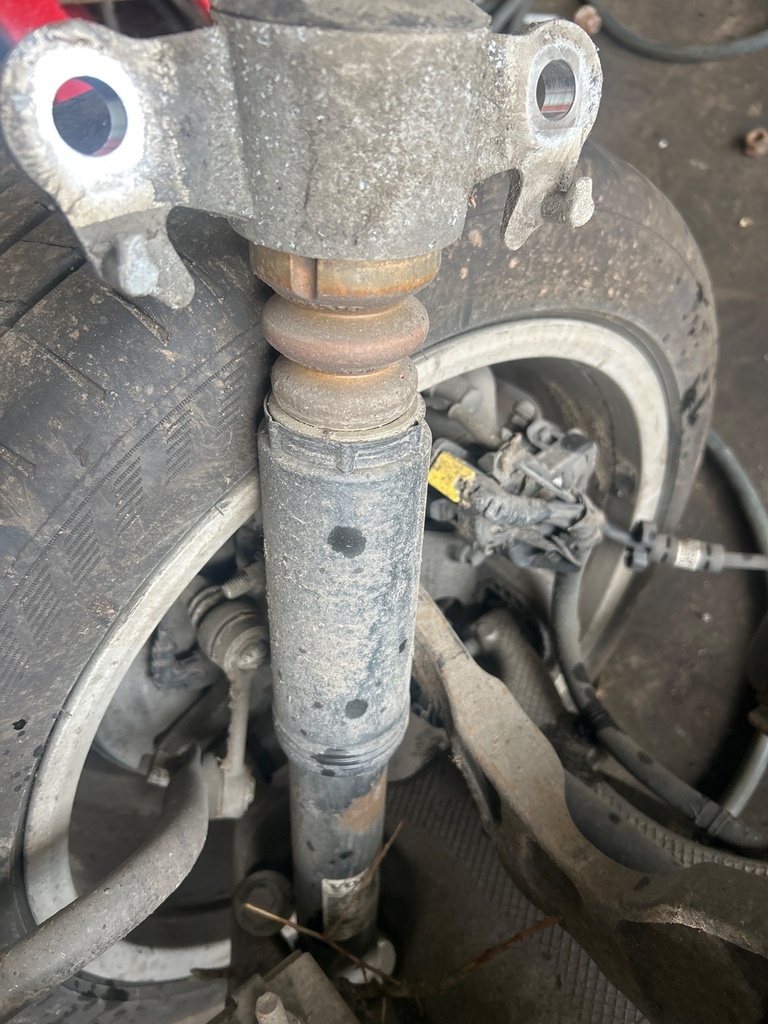 [EPE-105676] Amortiguador trasero izquierdo Volvo V60