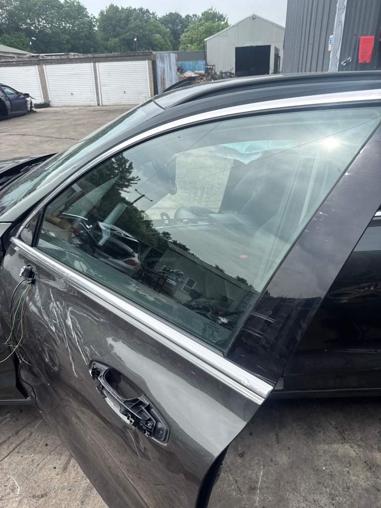 [EPE-105714] Cristal de puerta delantero izquierdo Volvo V60 2021