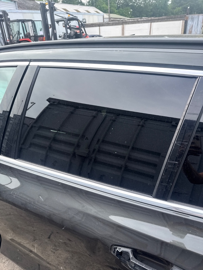 [EPE-105719] Cristal de puerta trasero izquierdo Volvo V60 2021