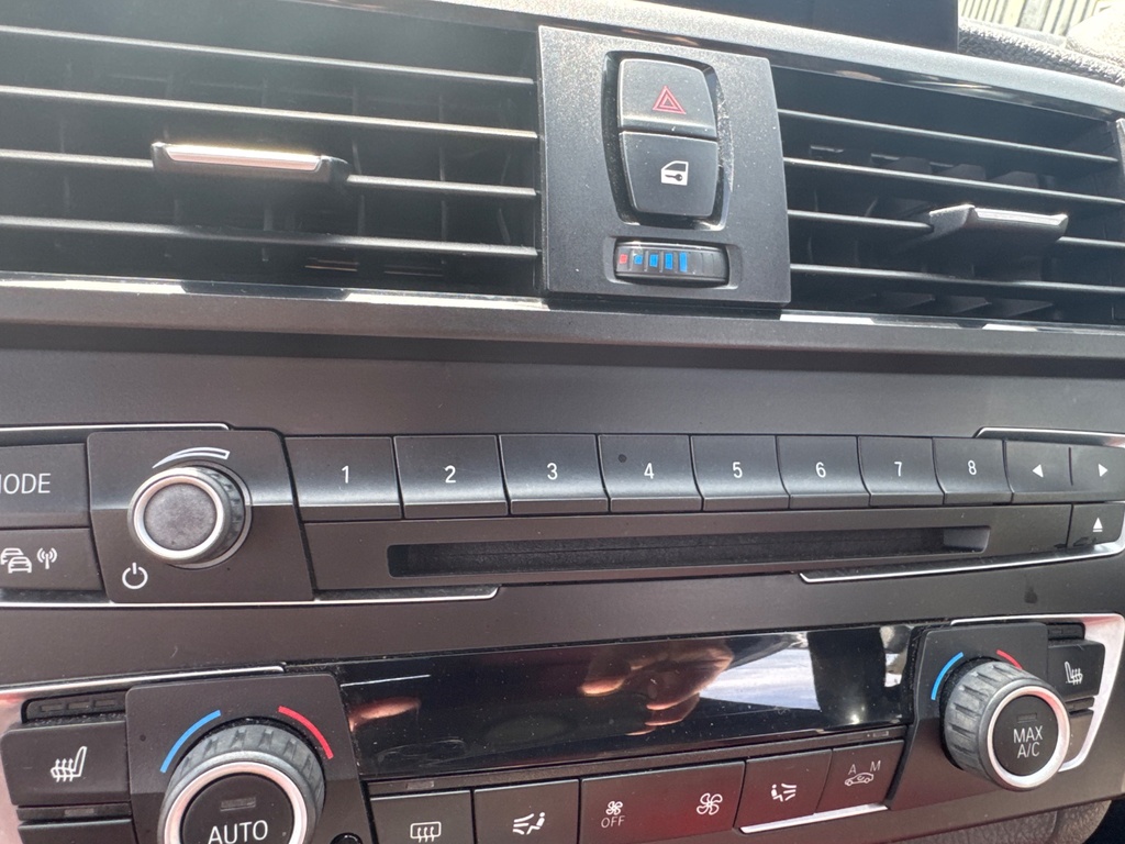 [EPE-105895] Autorradio reproductor CD BMW Serie 1 (2012-2017)
