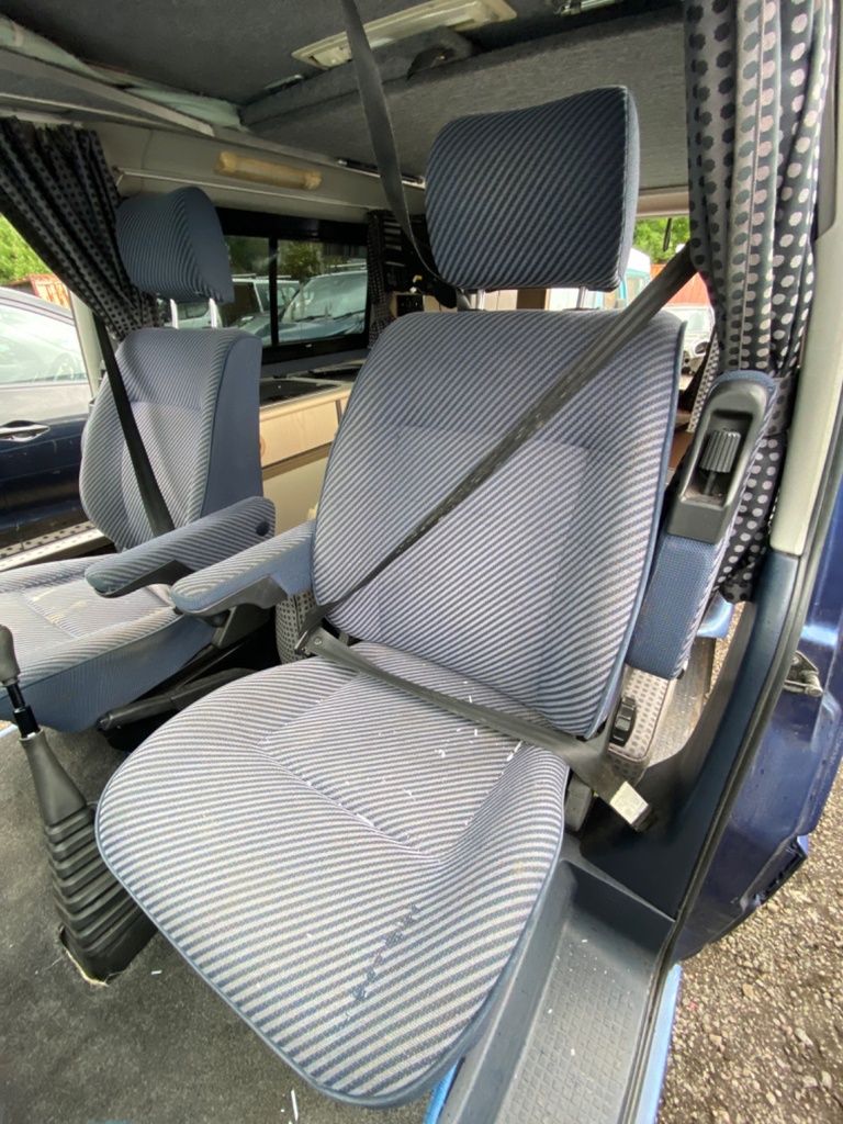 [EPE-107124] Asiento delantero izquierdo VW Caravelle Mk IV
