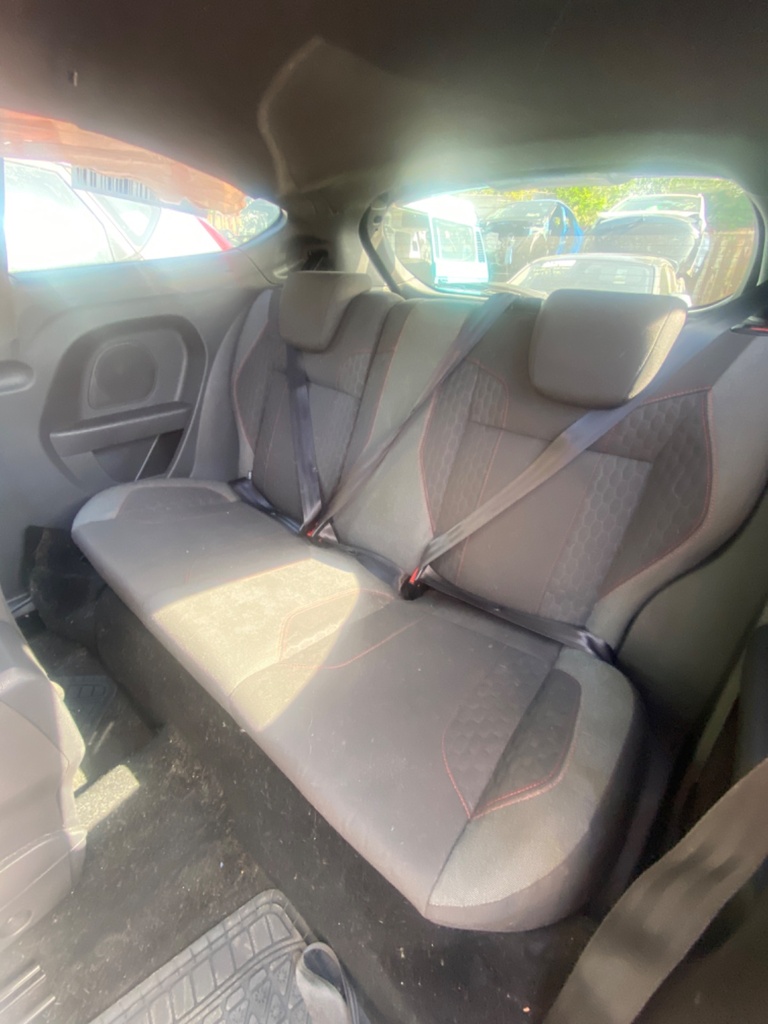 [EPE-109915] Conjunto de asiento trasero FORD Fiesta 2016