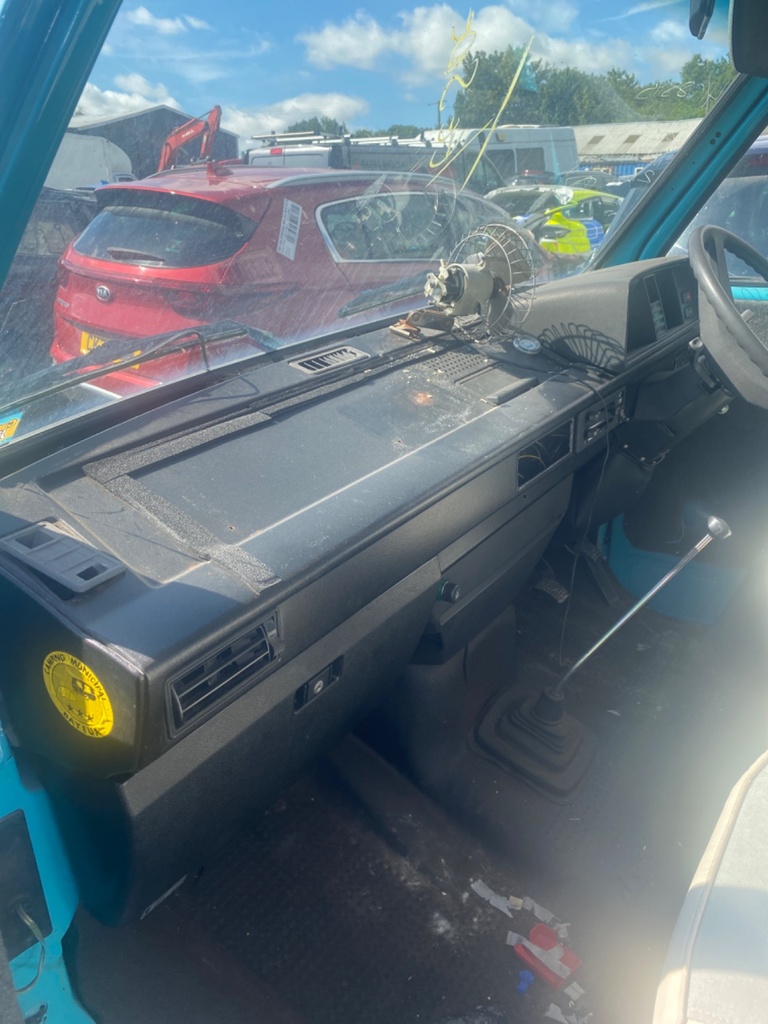 [EPE-109921] Salpicadero VW Transporter T3 1982