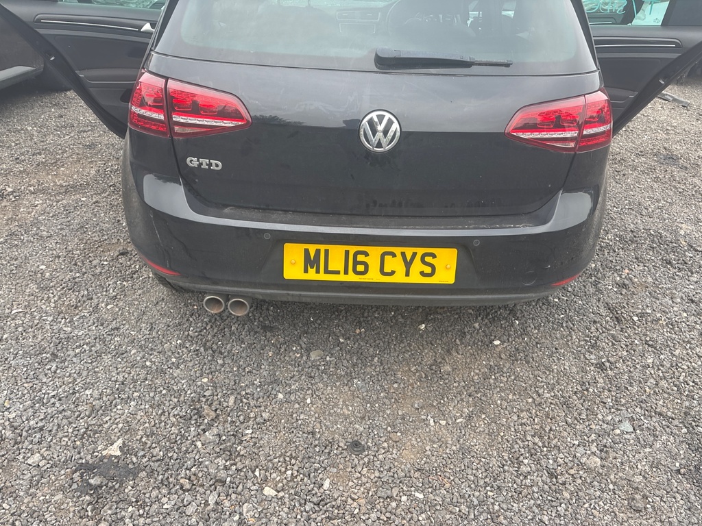 [EPE-112137] Paragolpes trasero VW Golf