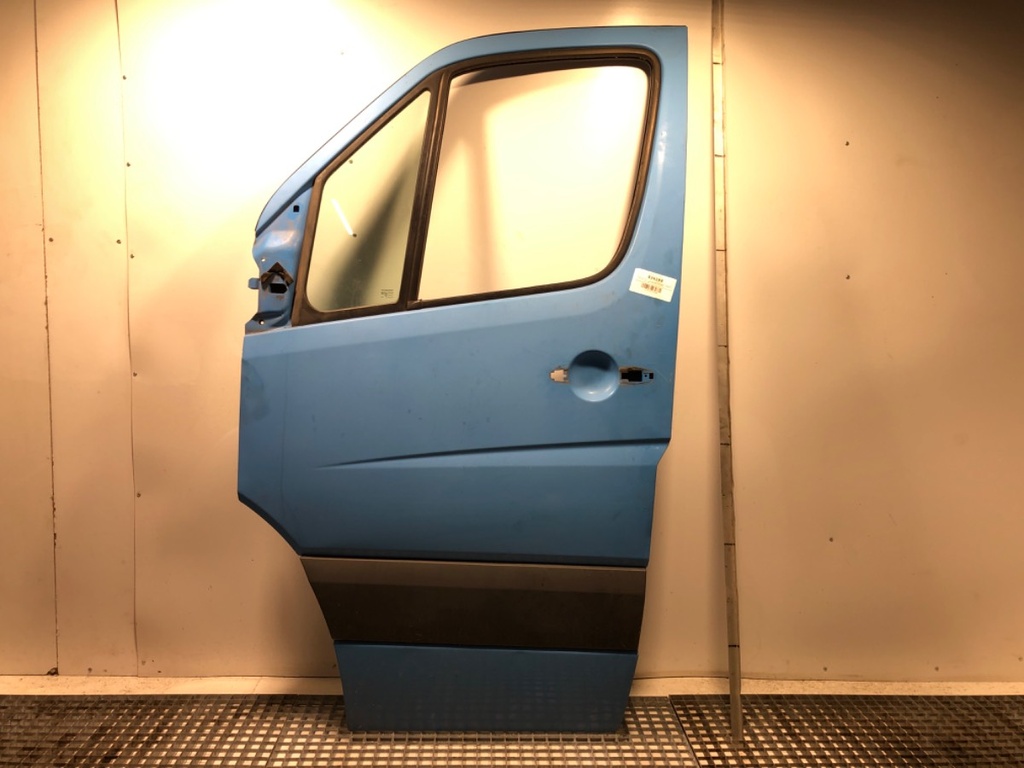 [STARK-826288] Puerta delantera izquierda VW Crafter 30-50 (2F_) 2006-2016
