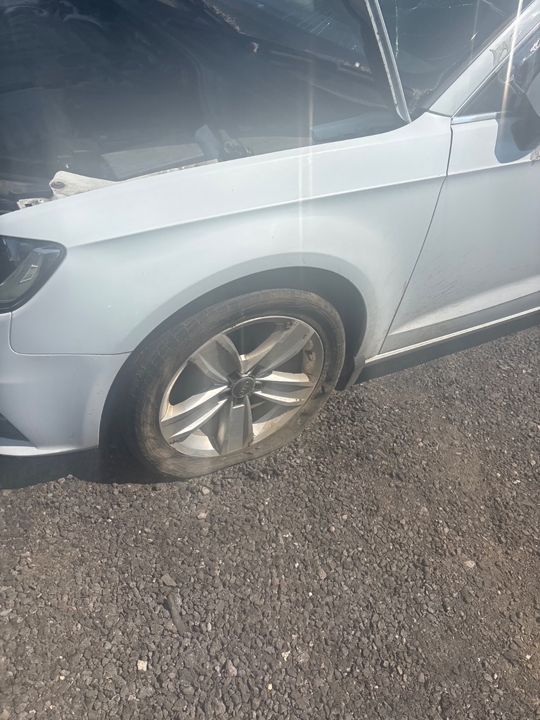 [EPE-113062] Aleta delantera izquierda Audi A3 2013