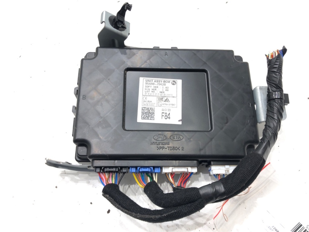 [STARK-618750] Módulo BCM Hyundai Kona (OS, OSE, OSI) 1.0 T-GDi 2017-2022