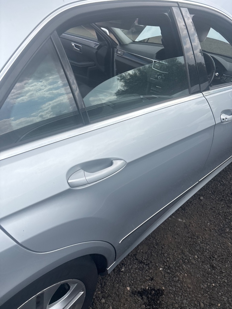 [EPE-115323] Puerta trasera derecha Mercedes-Benz Clase E