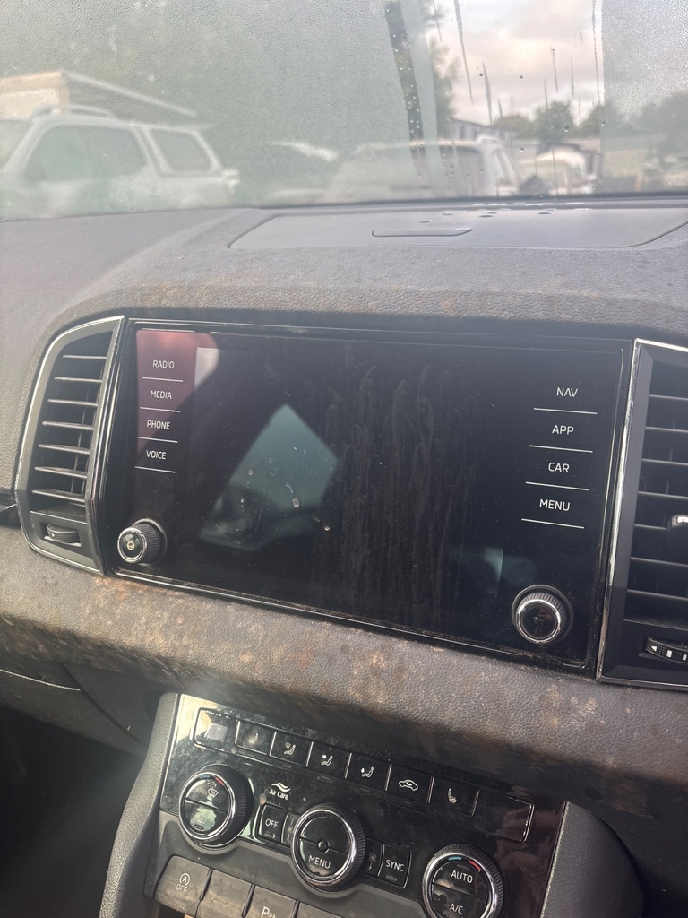 [EPE-115512] Pantalla multifunción Skoda Karoq