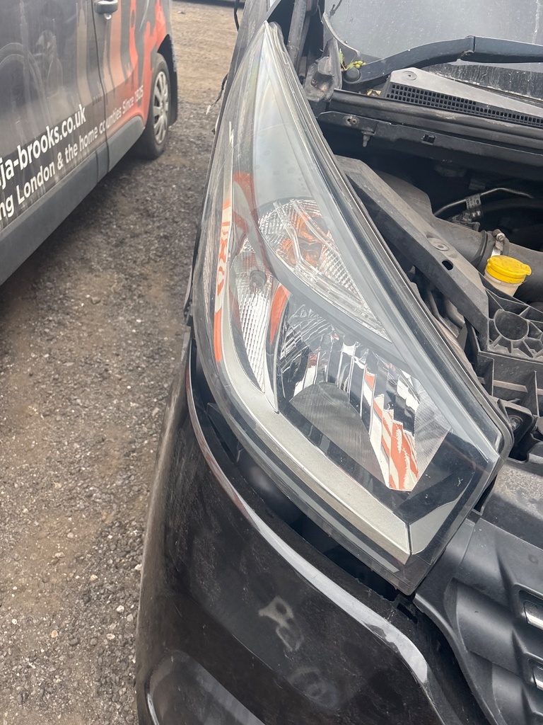 [EPE-116836] Faro delantero derecho Renault Trafic 2015