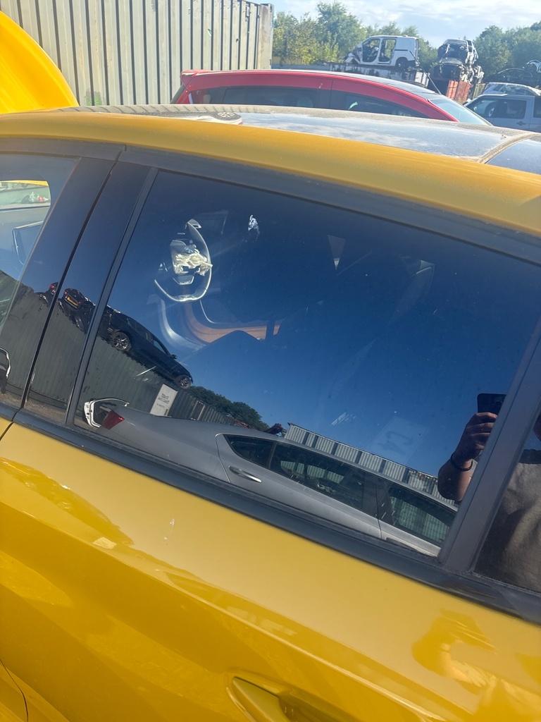 [EPE-118685] Cristal de puerta trasero izquierdo Peugeot 208 II P21E