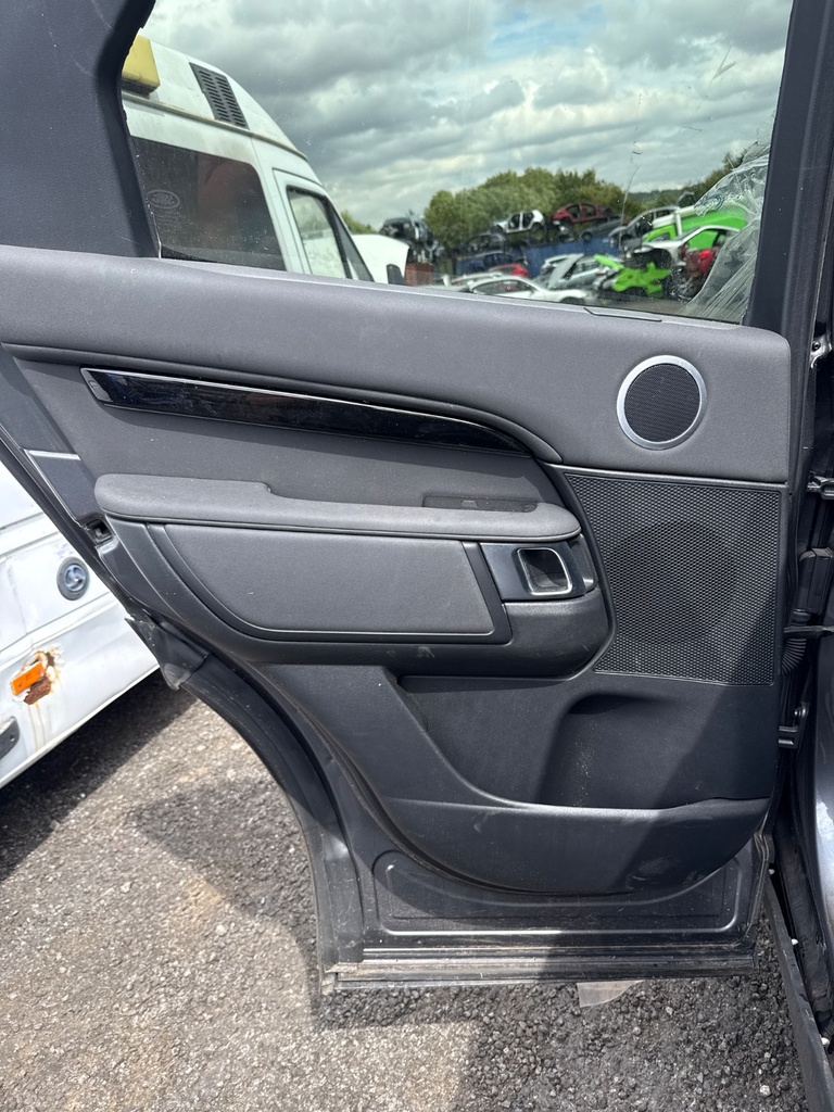 [EPE-118870] Panel interior de puerta trasera izquierda Land Rover Discovery 2019