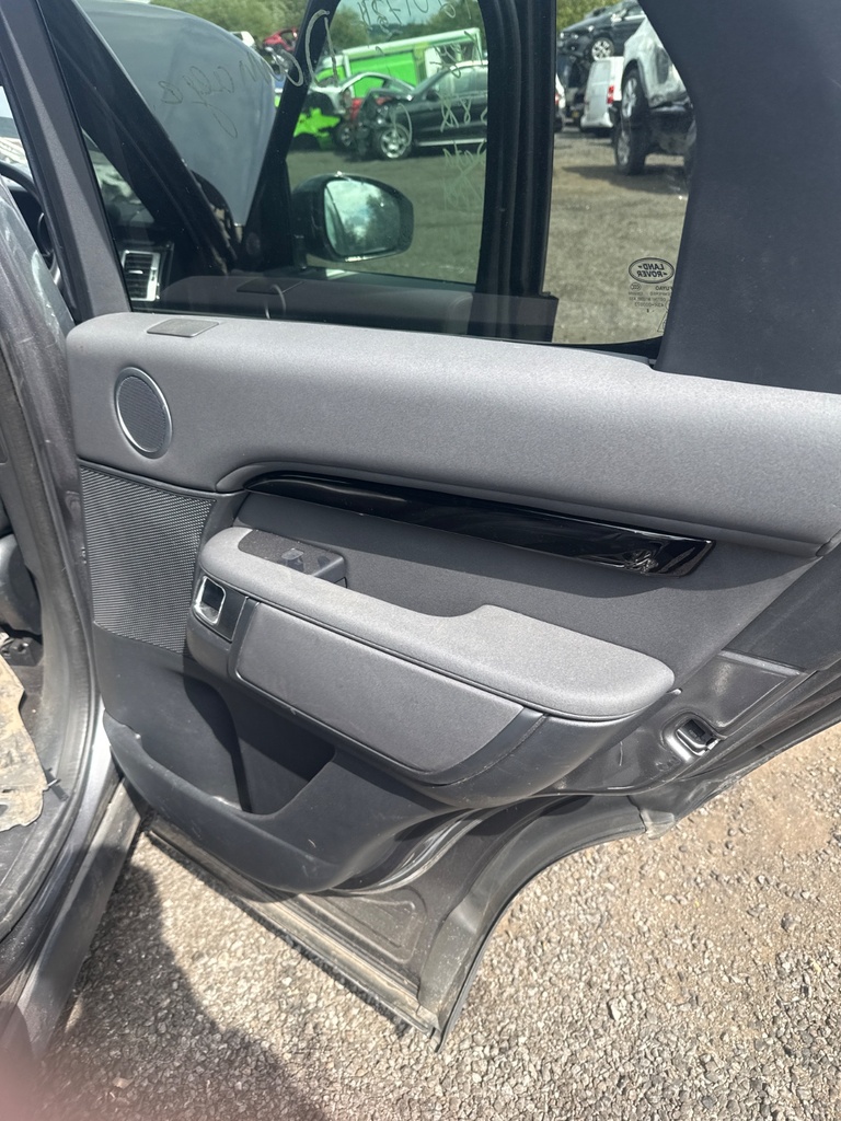 [EPE-118903] Panel interior de puerta trasera derecha Land Rover Discovery 2019