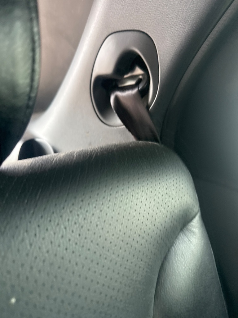 [EPE-118912] Pretensor de cinturón de seguridad trasero izquierdo Land Rover Discovery 2019