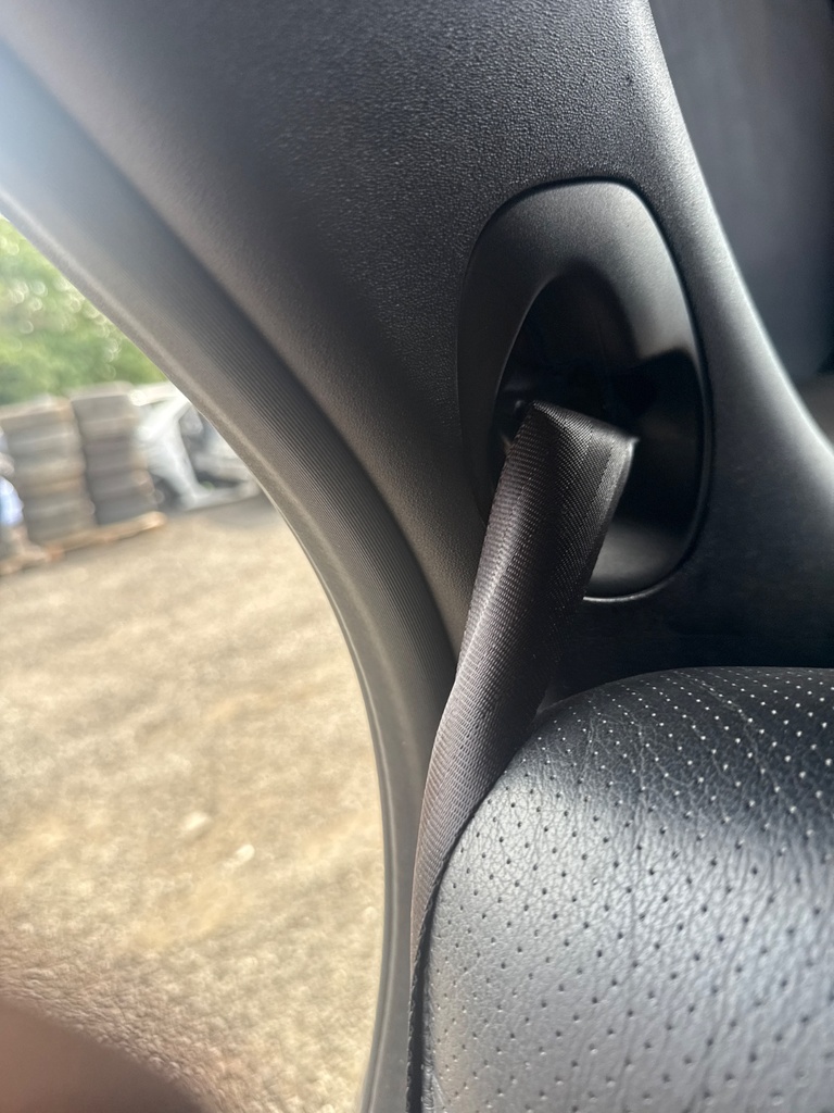 [EPE-118913] Pretensor de cinturón de seguridad trasero derecho Land Rover Discovery 2019