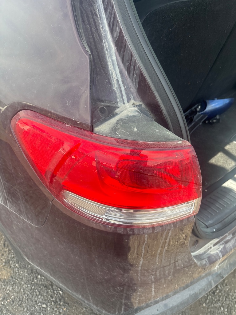 [EPE-121152] Piloto trasero izquierdo Kia Sorento 2017