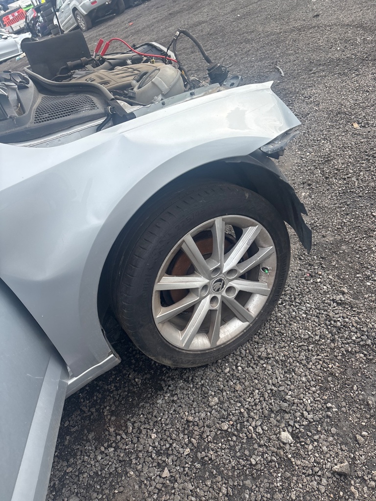 [EPE-122126] Llanta de aleación Skoda Octavia 2014