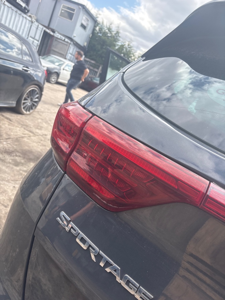 [EPE-123044] Piloto trasero izquierdo Kia Sportage (2018-2022)