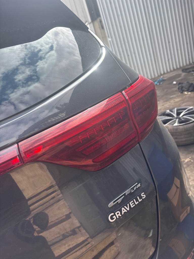 [EPE-123045] Piloto trasero derecho Kia Sportage (2018-2022)