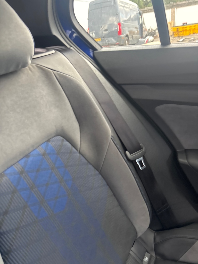 [EPE-123351] Pretensor de cinturón de seguridad trasero izquierdo VW Golf 2.0