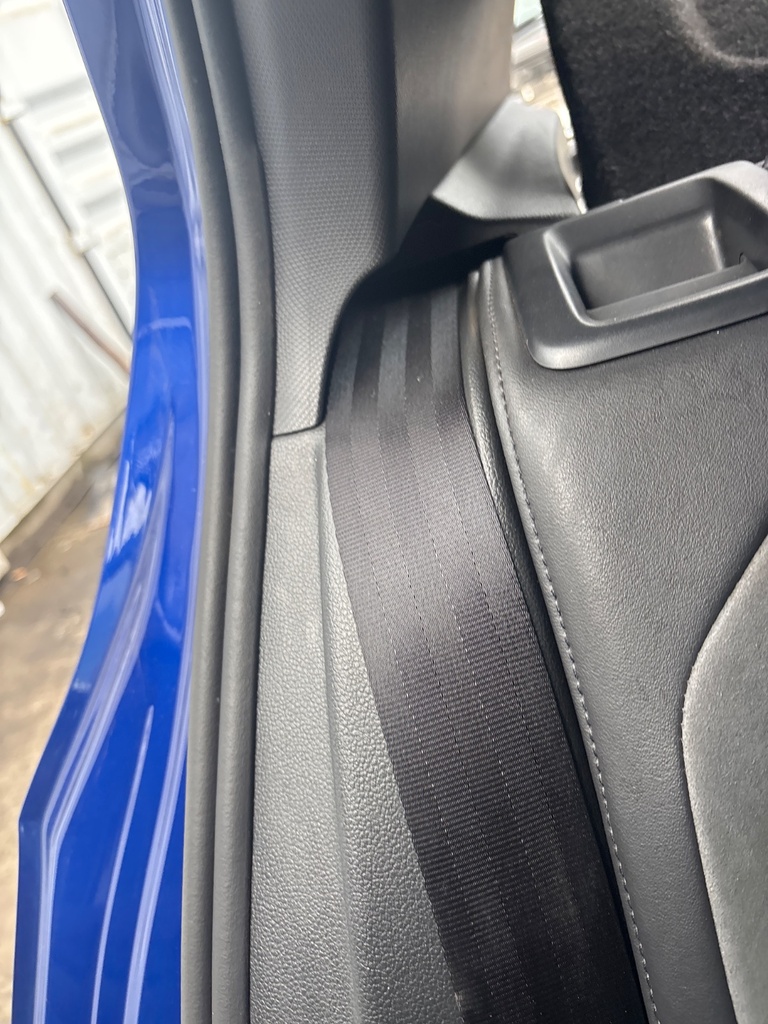 [EPE-123352] Pretensor de cinturón de seguridad trasero derecho VW Golf 2.0
