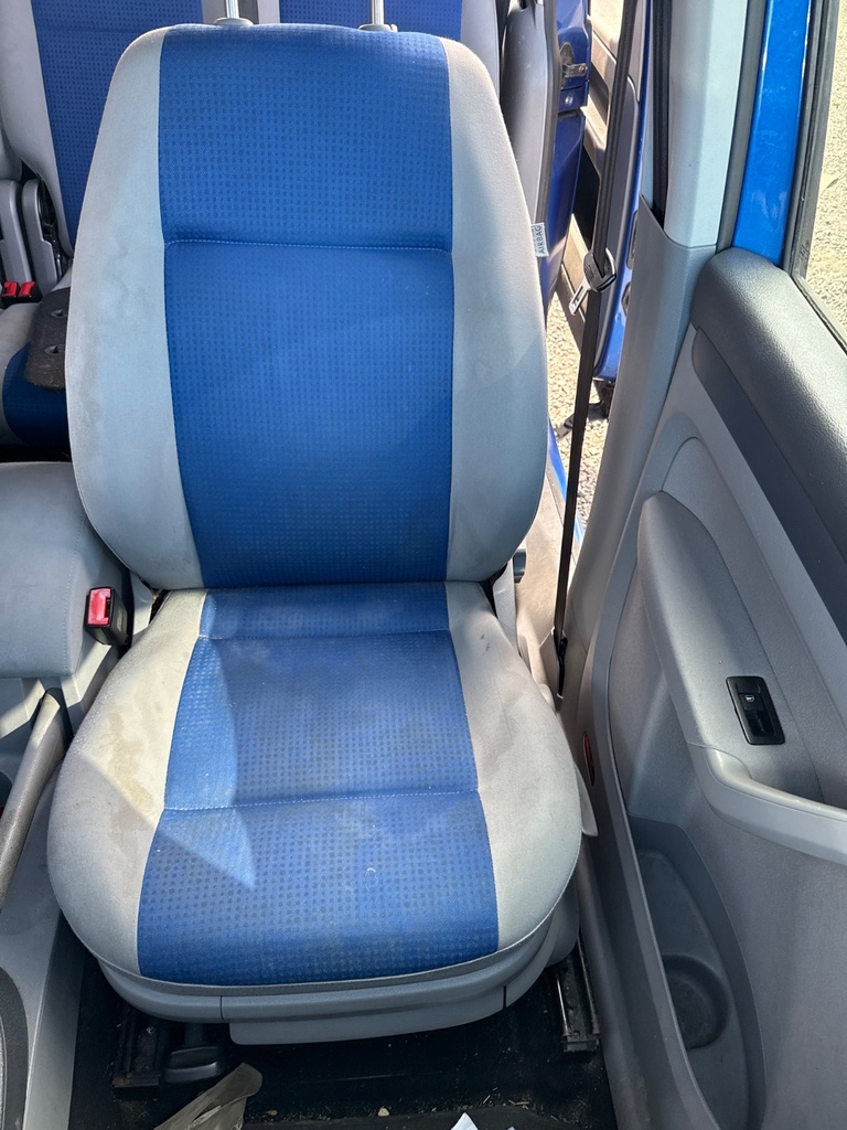 [EPE-106451] Asiento delantero izquierdo VW Caddy III (2004-2010)