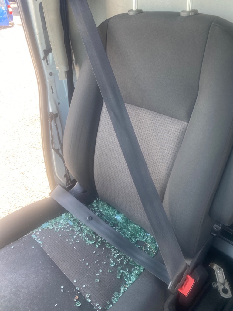 [EPE-110426] Pretensor de cinturón de seguridad delantero derecho Ford Transit 2019