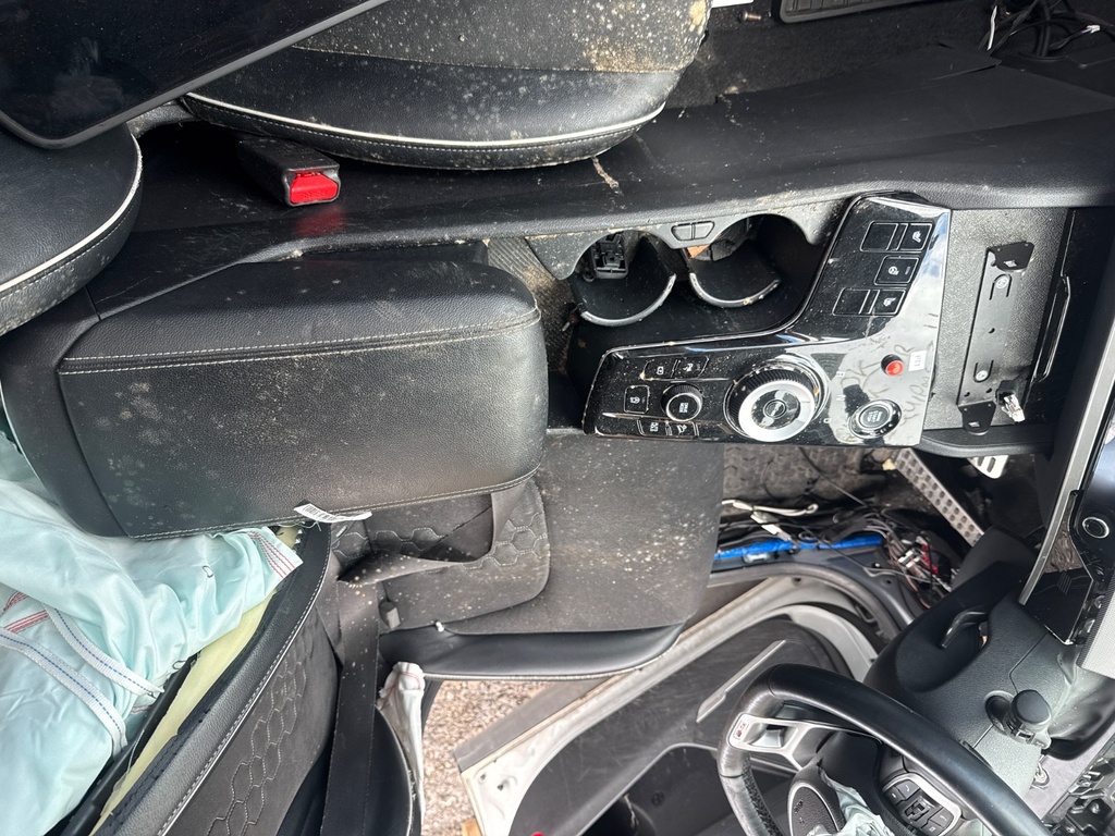 [EPE-111205] Consola central Kia Sportage V