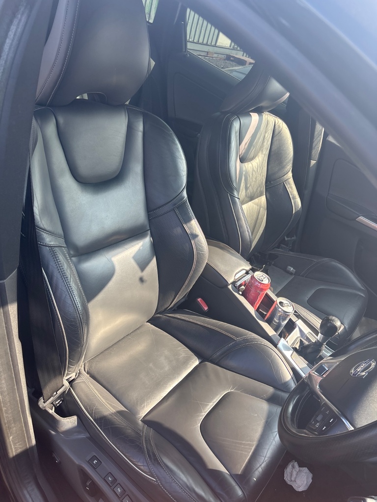 [EPE-113386] Asiento delantero derecho Volvo XC60