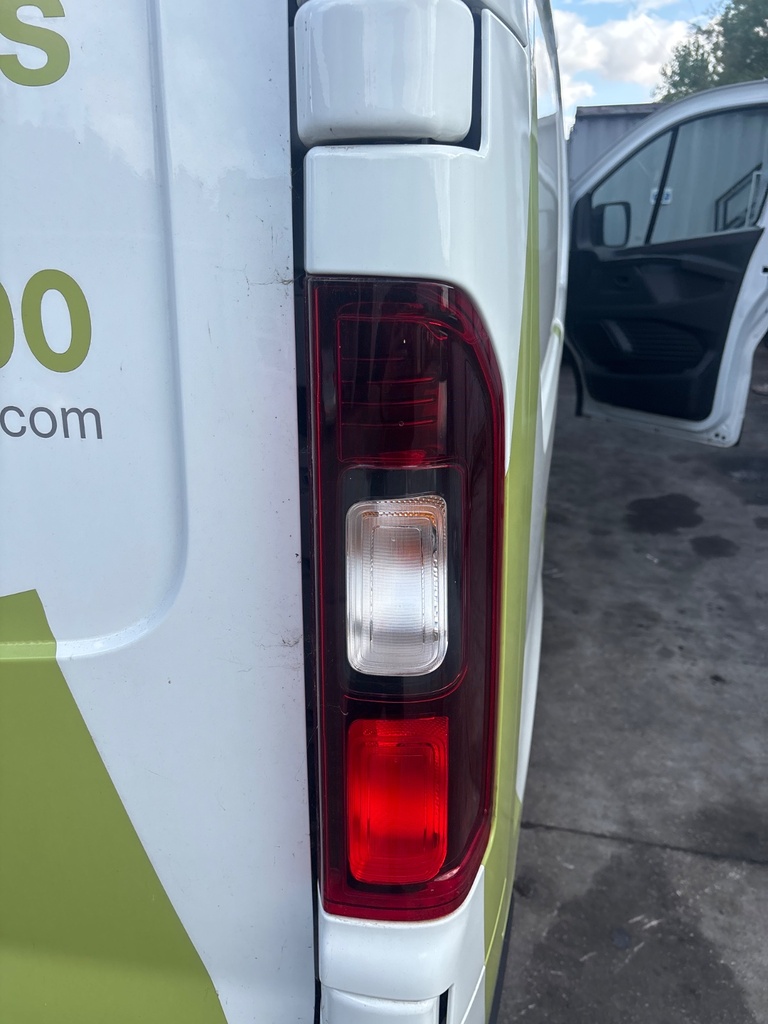 [EPE-122831] Piloto trasero derecho Renault Trafic III