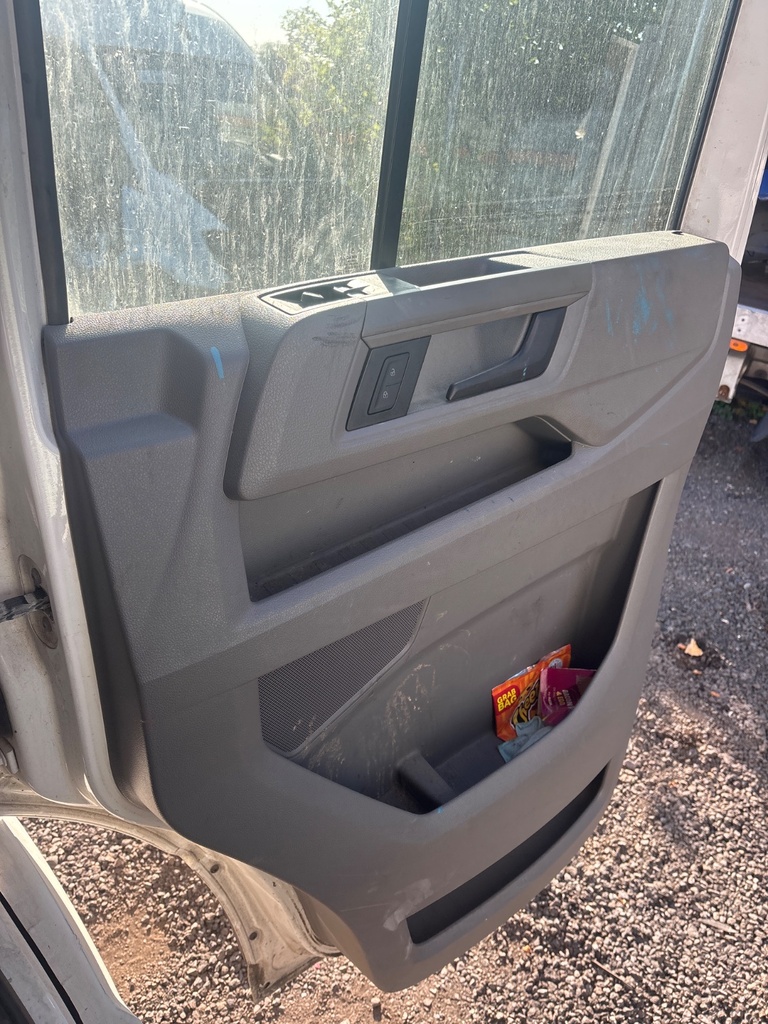 [EPE-119769] Panel interior de puerta delantera derecha Man TGE