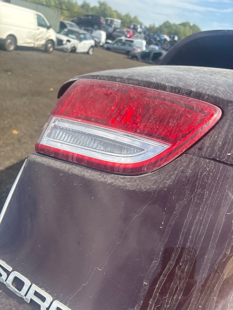 [EPE-121147] Piloto trasero izquierdo Kia Sorento 2017