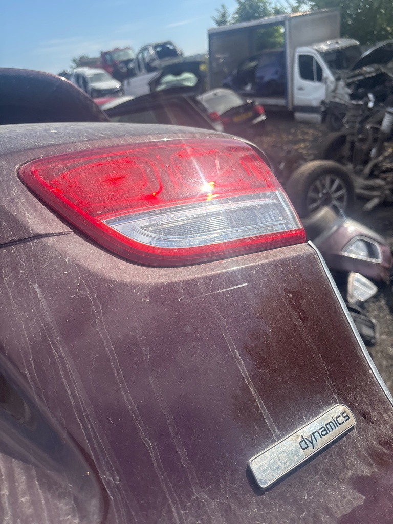 [EPE-121148] Piloto trasero derecho Kia Sorento 2017